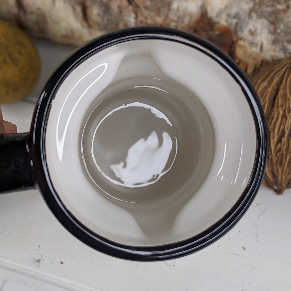“It’s Good to Be King!” Crown Design Ceramic Travel Mug with Lid - Picture 6 of 9